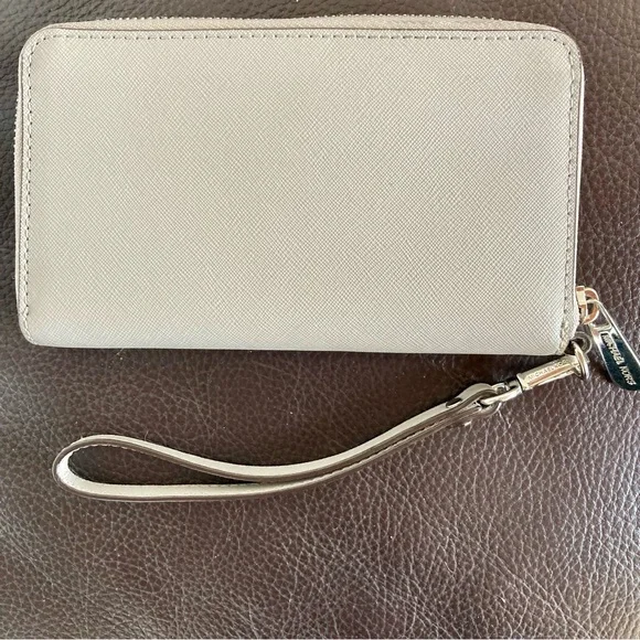 Michael Kors Zip Wallet Giftables Ash Grey Leather Large Flat Mf Phone Case - Picture 2 of 7
